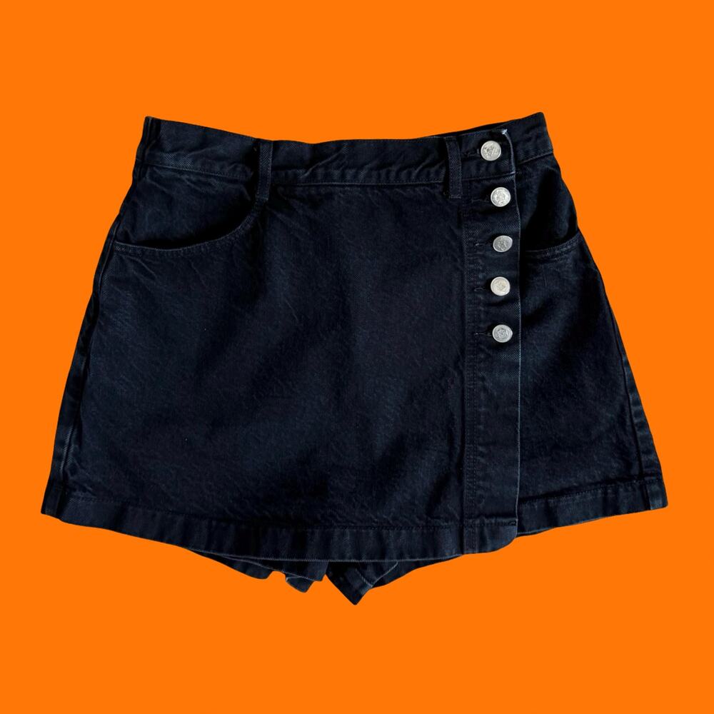 90's vintage faded black denim 100% cotton high waisted mini skort Size 13 bongo